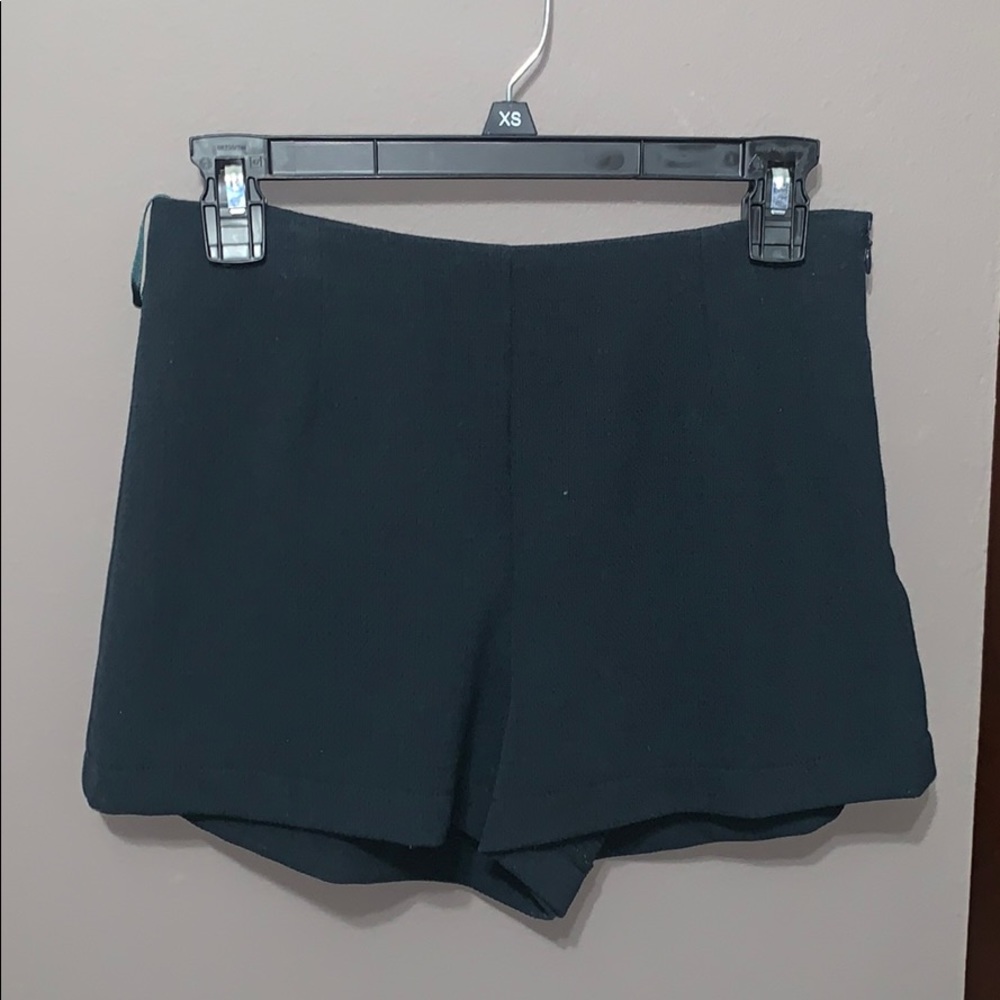 Kendall and Kyle Black Short Size Small